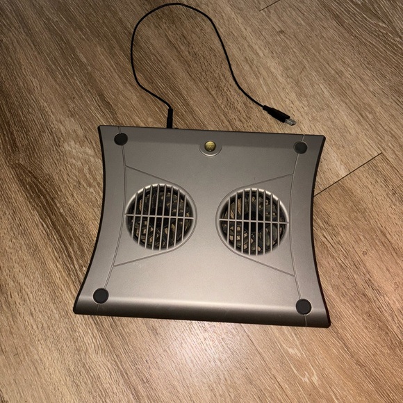 Genuine Targus Notebook Cooler Pad 4 USB ports. Power cord incl - Picture 1 of 2
